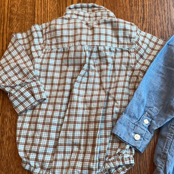 Two Gap button downs - Picture 4 of 5
